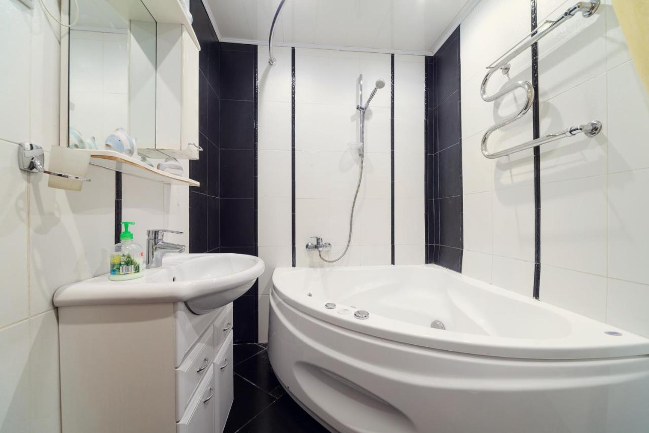 Apartments On Ploscha Yakuba Kolasa Mińsk Zewnętrze zdjęcie